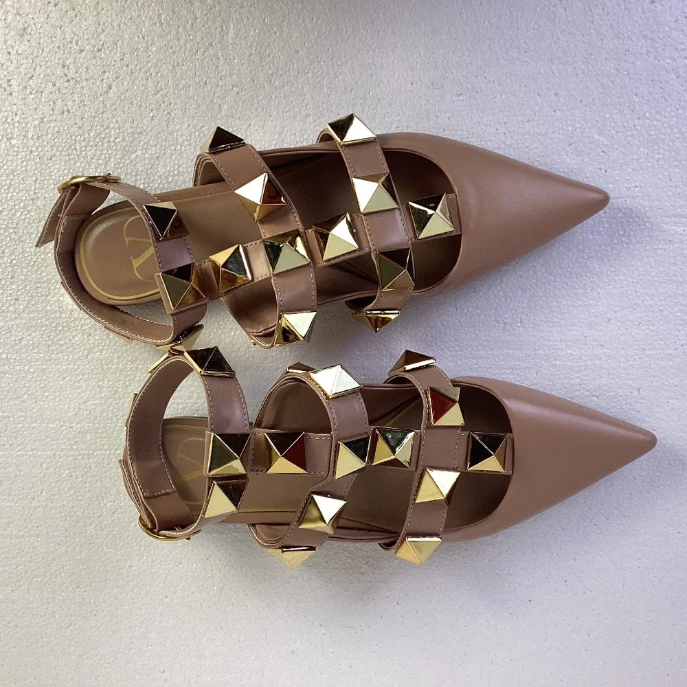 Valentino Garavani New Roman stud Rose Gold Gladiator Point toe Sandals Sz 37 - Picture 2 of 9